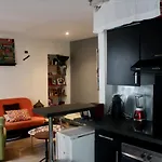 Loft Style Apartment By The Canal